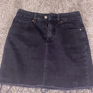 adorable pacsun skirt . size : 26